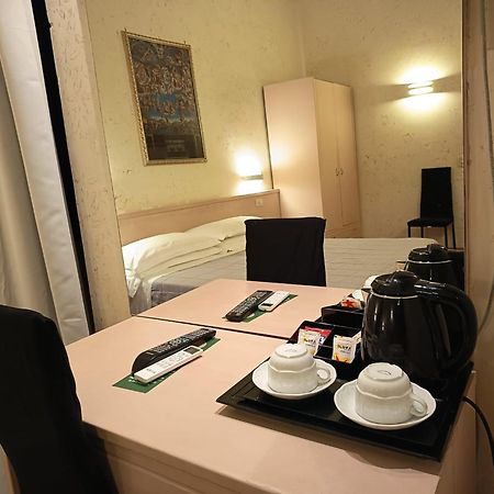 Hotel Julia Roma Ngoại thất bức ảnh