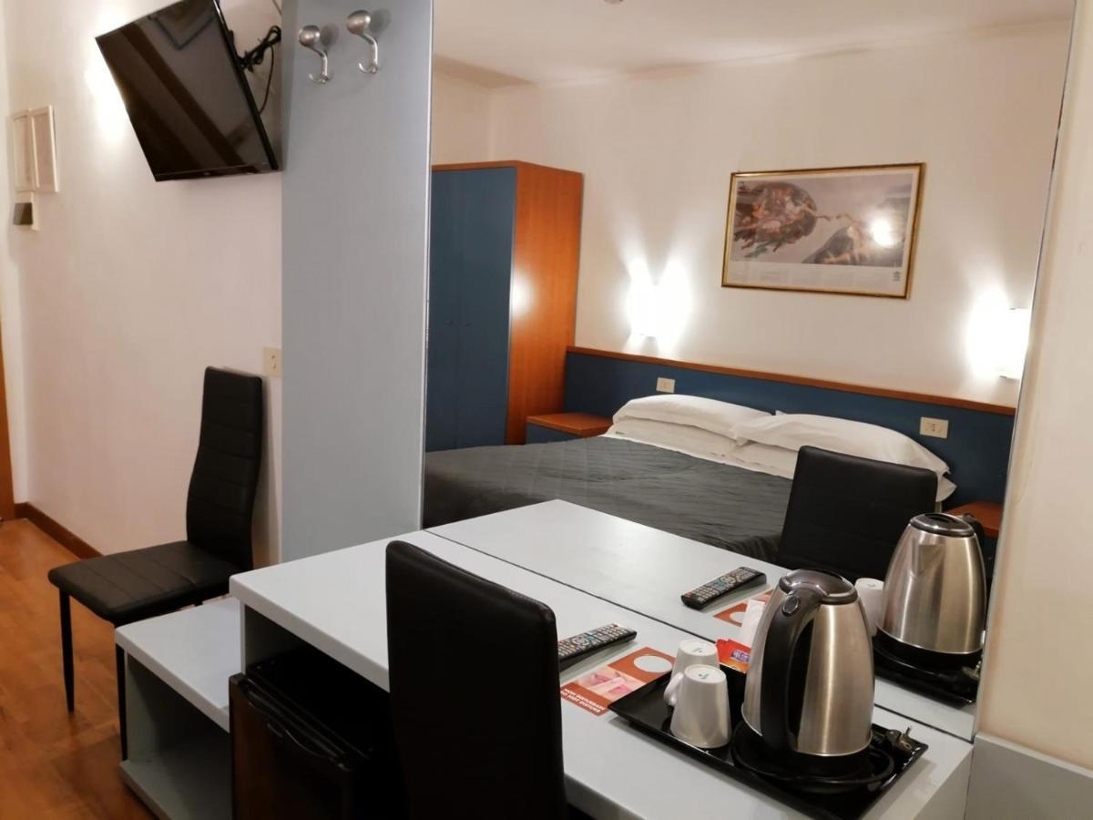 Hotel Julia Roma Ngoại thất bức ảnh