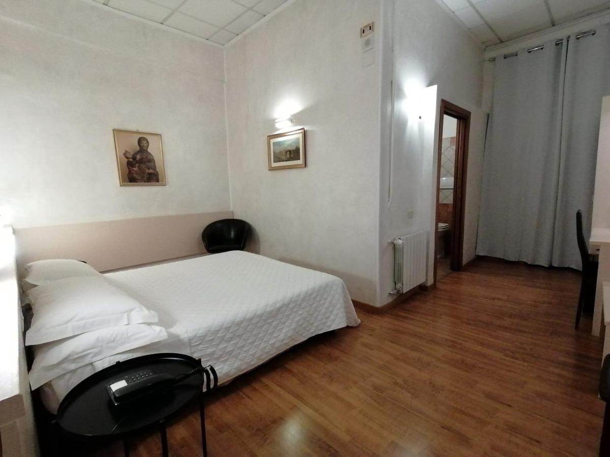 Hotel Julia Roma Ngoại thất bức ảnh