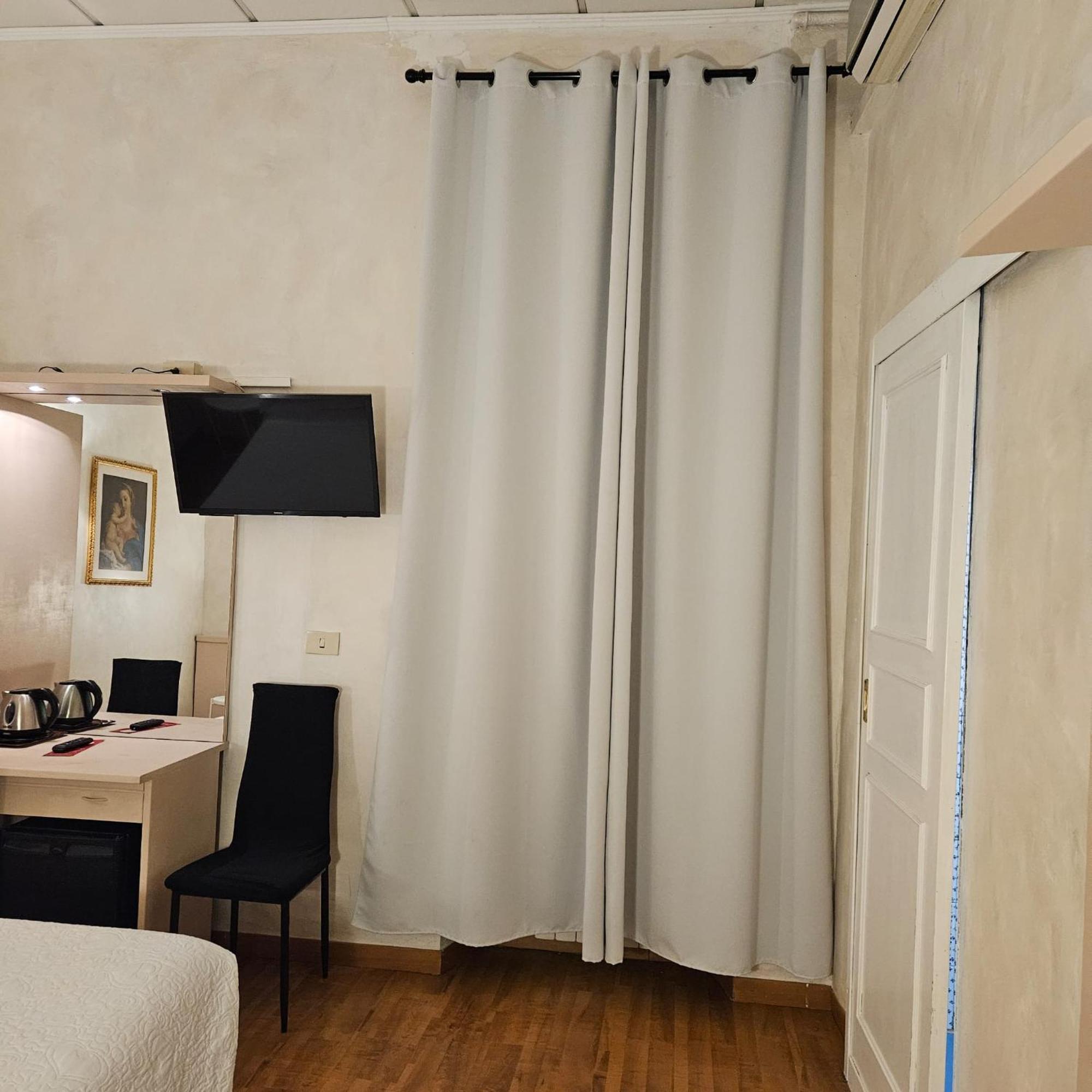 Hotel Julia Roma Ngoại thất bức ảnh