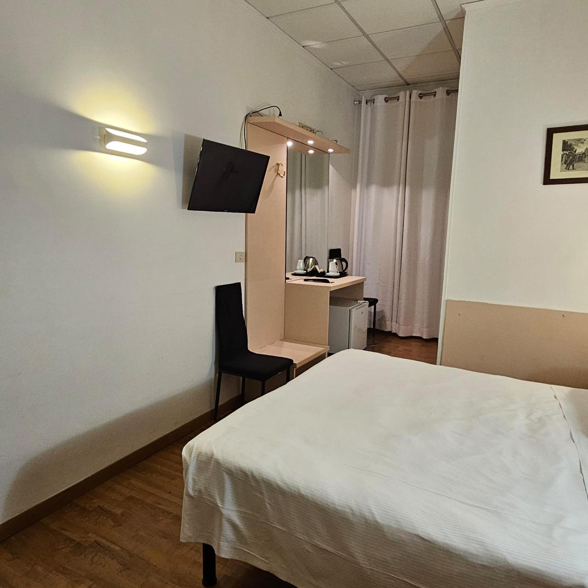 Hotel Julia Roma Ngoại thất bức ảnh
