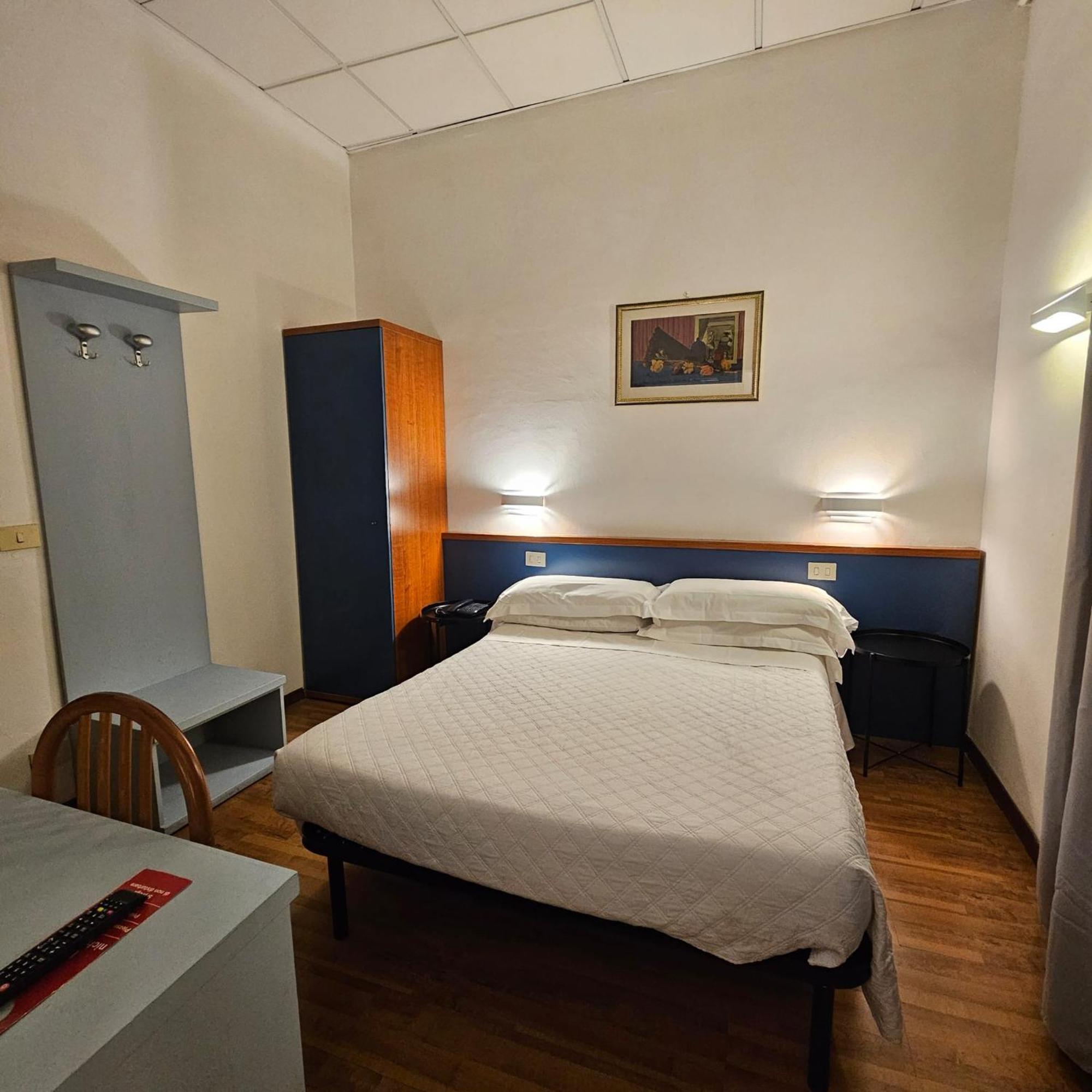Hotel Julia Roma Ngoại thất bức ảnh