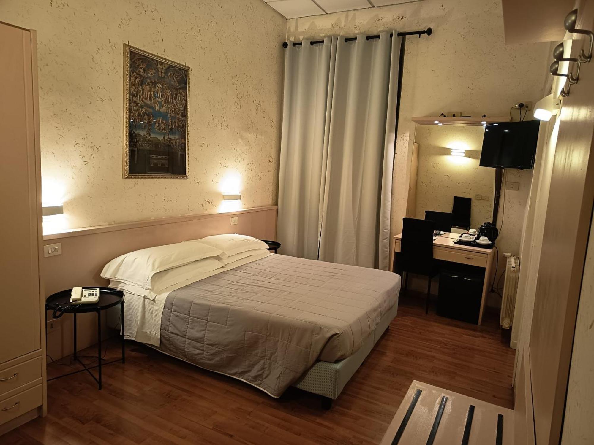 Hotel Julia Roma Ngoại thất bức ảnh