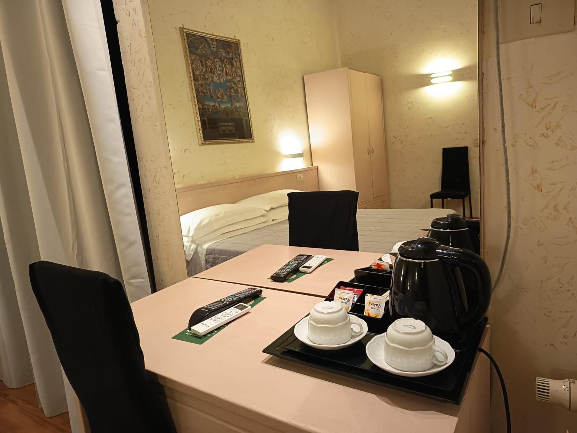 Hotel Julia Roma Ngoại thất bức ảnh